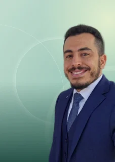 Profilfoto von Elyes aus München. Berufswunsch: Alltagshelfer/in und Fachkraft – Lagerlogistik. Branche: Logistik, Transport, Verkehr und Management.