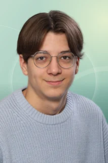 Profilfoto von Aron aus Bielefeld. Berufswunsch: Fitnesstrainer/in. Branche: Gastronomie, Hotellerie, Tourismus und Events, Messen, Promotion.