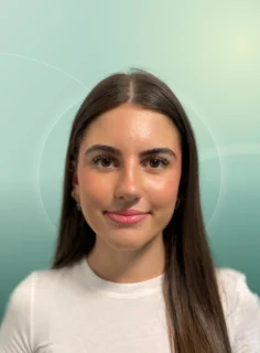 Profilfoto von Pauline aus Leverkusen. Berufswunsch: Biologielaborant/in und Chemielaborant/in. Branche: Naturwissenschaften, Labor.