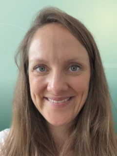 Profilfoto von Janina aus Unterschleißheim. Berufswunsch: Assistenz der Geschäftsführung und Bürohelfer/in. Branche: Gastronomie, Hotellerie, Tourismus und Personalwesen, HR.