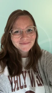 Profilfoto von Karolin aus Strausberg. Berufswunsch: Bürohelfer/in. Branche: Bildung, Pädagogik und Kundenservice.
