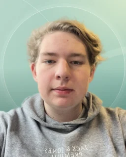 Profilfoto von Kilian aus Hude (Oldenburg). Berufswunsch: Elektroniker/in – Automatisierungstechnik (Industrie). Branche: Elektronik und Landwirtschaft, Garten.
