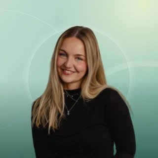 Profilfoto von Réka aus Neu-Ulm. Berufswunsch: UX-Researcher/in. Branche: Beratung, Consulting und Bildung, Pädagogik.