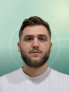 Profilfoto von Vedat aus Markgröningen. Berufswunsch: Kundenberater/in und Bürohelfer/in. Branche: Kundenservice und Logistik, Transport, Verkehr.