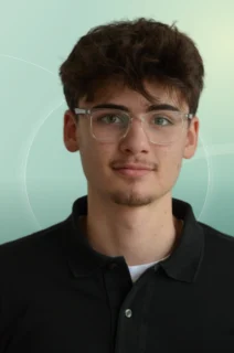 Profilfoto von Anton aus Pulheim. Berufswunsch: Callcenter Agent/in und Lieferfahrer/in. Branche: Kundenservice und Lebensmittel, Getränke.