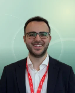 Profilfoto von Reza aus Hamburg. Berufswunsch: Empfangsmitarbeiter/in und HR Administrator/in. Branche: Beratung, Consulting.