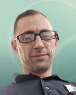 Profilfoto von Vladimir aus Geislingen an der Steige. Berufswunsch: Maschinen- und Anlagenführer/in – Druckweiter-, Papierverarbeitung. Branche: Metall, Maschinenbau.