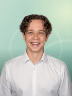 Profilfoto von Nicolai aus Schliengen. Berufswunsch: Bürohelfer/in und Empfangsmitarbeiter/in. Branche: Gastronomie, Hotellerie, Tourismus und Kundenservice.
