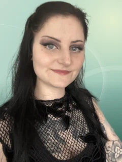 Profilfoto von Bérénice. Berufswunsch: Telefonist/in. Branche: Management.