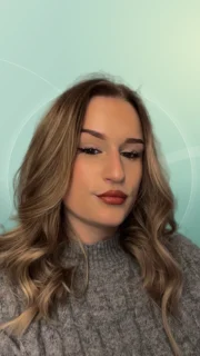 Profilfoto von Mara aus Gießen. Berufswunsch: Content-Manager/in und Designer/in – Foto. Branche: Design, Musik, Tanz, Schauspiel und Events, Messen, Promotion.