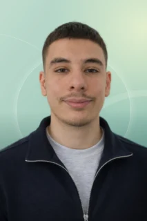 Profilfoto von Valmir aus Schwalbach. Berufswunsch: Servicekraft. Branche: Kundenservice.