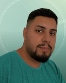 Profilfoto von Aykut aus Plüderhausen. Berufswunsch: Callcenter Agent/in und Kundenberater/in. Branche: Kundenservice und Lebensmittel, Getränke.