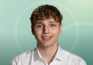 Profilfoto von Jannis aus Bornheim. Berufswunsch: Empfangsmitarbeiter/in. Branche: Logistik, Transport, Verkehr.