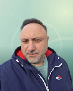 Profilfoto von Adrian aus Leonberg. Berufswunsch: Fachkraft – Kurier-, Express- und Postdienstleistungen und Lieferfahrer/in. Branche: Logistik, Transport, Verkehr.
