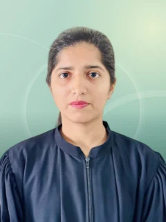 Profilfoto von Saliha aus Regensburg. Berufswunsch: Erziehungsberater/in und Vertriebsassistent/in. Branche: Bildung, Pädagogik.