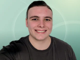 Profilfoto von Tim aus Gießen. Berufswunsch: Abo-Verkäufer/in und Anlagenmechaniker/in. Branche: Beratung, Consulting.