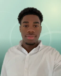 Profilfoto von Yann-Pierrick aus Bensheim. Berufswunsch: Servicekraft und Umzugshelfer/in. Branche: Kundenservice und Verkauf, Handel.