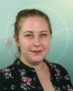 Profilfoto von Ramona aus Tönisvorst. Berufswunsch: Bürohelfer/in und Hauswirtschafter/in. Branche: Körperpflege, Hauswirtschaft, Hygiene und Kundenservice.