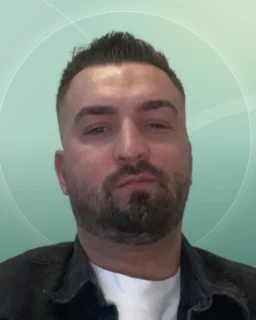 Profilfoto von Tolga aus Duisburg. Berufswunsch: Schutz-und Sicherheitsfachkraft. Branche: Schutz, Ordnung, Sicherheit.