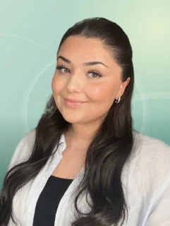 Profilfoto von Jasmin aus Wiesbaden. Berufswunsch: Servicekraft. Branche: Kundenservice.