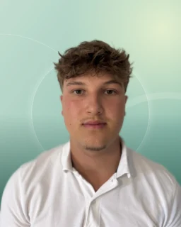 Profilfoto von Felix aus Langenhagen. Berufswunsch: Lieferfahrer/in. Branche: Logistik, Transport, Verkehr.