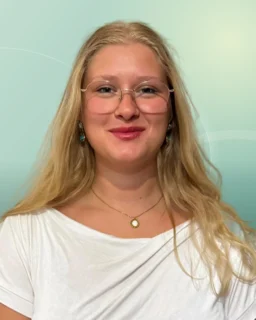 Profilfoto von Tabea aus Leinfelden-Echterdingen. Berufswunsch: Fahrer/in. Branche: Events, Messen, Promotion und Gastronomie, Hotellerie, Tourismus.