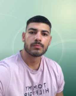 Profilfoto von Timur aus Reutlingen. Berufswunsch: Alltagshelfer/in und Barkeeper/in. Branche: Events, Messen, Promotion und Gastronomie, Hotellerie, Tourismus.