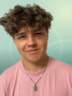 Profilfoto von Lukas aus Radolfzell am Bodensee. Berufswunsch: Industrie-, Produktdesigner/in und Zweiradservicetechniker/in. Branche: Bauwesen, Architektur und Elektronik.