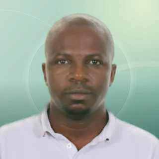 Profilfoto von Zvinashe aus Berlin. Berufswunsch: Gebäudereinigermeister/in und Hauswirtschafter/in. Branche: Reinigung, Facility Management.