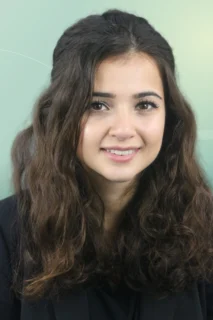 Profilfoto von Simge aus Hamburg. Berufswunsch: Chemielaborant/in. Branche: Naturwissenschaften, Labor.