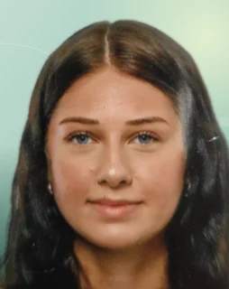 Profilfoto von Lena aus Ahlen. Berufswunsch: Lagerhelfer/in. Branche: Logistik, Transport, Verkehr.