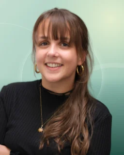 Profilfoto von Kim aus Hamburg. Berufswunsch: Assistenz der Geschäftsführung und Kaufmann/-frau – Marketingkommunikation. Branche: Management und Marketing, Werbung.