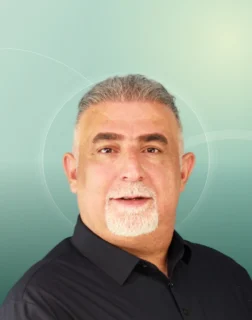 Profilfoto von Karzan aus Winnenden. Berufswunsch: Fahrer/in. Branche: Landwirtschaft, Garten und Lebensmittel, Getränke.