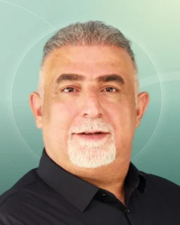 Profilfoto von Karzan aus Winnenden. Berufswunsch: Fahrer/in. Branche: Landwirtschaft, Garten und Lebensmittel, Getränke.