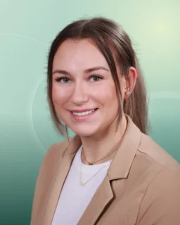 Profilfoto von Julia aus Böblingen. Berufswunsch: Reinigungskraft. Branche: Reinigung, Facility Management.