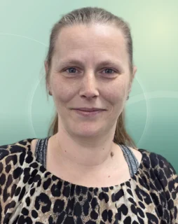 Profilfoto von Jenny aus Koblenz. Berufswunsch: Gebäudereiniger/in. Branche: Körperpflege, Hauswirtschaft, Hygiene.