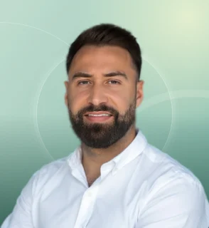 Profilfoto von Alessio aus Recklinghausen. Berufswunsch: Check-In Mitarbeiter/in. Branche: Beratung, Consulting.