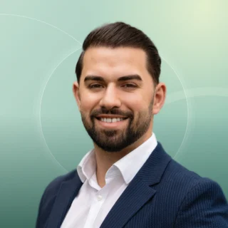Profilfoto von Hakan aus Ludwigsburg. Berufswunsch: Fitnessberater/in und Ingenieur/in – Elektromobilität. Branche: Beratung, Consulting und Elektronik.