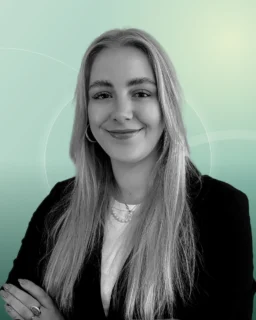 Profilfoto von Lara aus Ravensburg. Berufswunsch: Assistenz der Geschäftsführung und Influencer-Marketing-Manager/in. Branche: Beratung, Consulting und Bildung, Pädagogik.