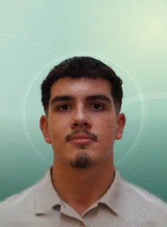 Profilfoto von Mert aus Duisburg. Berufswunsch: Check-In Mitarbeiter/in. Branche: Kundenservice.
