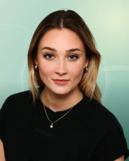 Profilfoto von Luca-Elena aus Wendelstein. Berufswunsch: Sport- und Fitnesskaufmann/-frau. Branche: Management.