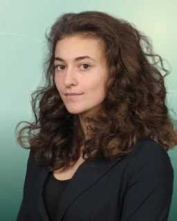Profilfoto von Amina aus Illertissen. Berufswunsch: Fachkraft – Gastgewerbe. Branche: Gastronomie, Hotellerie, Tourismus.