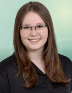 Profilfoto von Laura aus Kronach. Berufswunsch: Automobil-Serviceberater/in. Branche: Kundenservice.