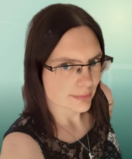 Profilfoto von Julia. Berufswunsch: Callcenter Agent/in. Branche: Kundenservice.