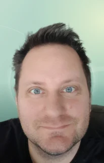 Profilfoto von Konstantin aus Dieburg. Berufswunsch: Kassierer/in. Branche: Verkauf, Handel.