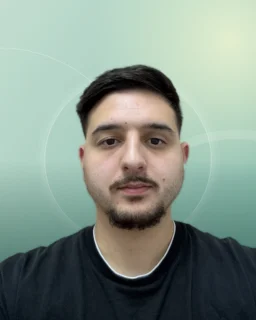 Profilfoto von Emre aus Memmingen. Berufswunsch: Fahrer/in. Branche: Kundenservice.
