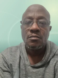 Profilfoto von Adeniyi aus Wiesbaden. Berufswunsch: Abteilungsleiter/in. Branche: Kundenservice und Management.