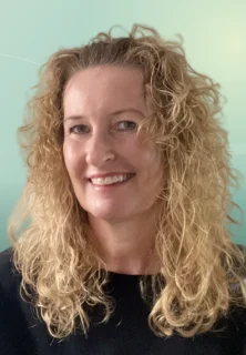 Profilfoto von Angela aus Wilhelmshaven. Berufswunsch: Bürohelfer/in. Branche: Kundenservice.