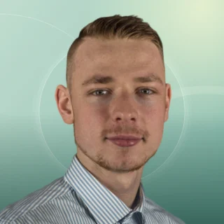 Profilfoto von Tom aus Buxtehude. Berufswunsch: Produktionshelfer/in. Branche: Lebensmittel, Getränke.