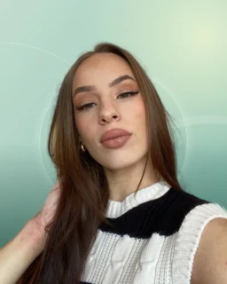 Profilfoto von Laila aus Ravensburg. Berufswunsch: Abo-Verkäufer/in und Betriebswirt/in. Branche: Logistik, Transport, Verkehr und Management.
